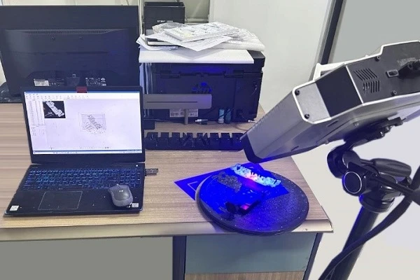 拍照式蓝光三维扫描仪用于汽车灯具结构件全尺寸3D测量