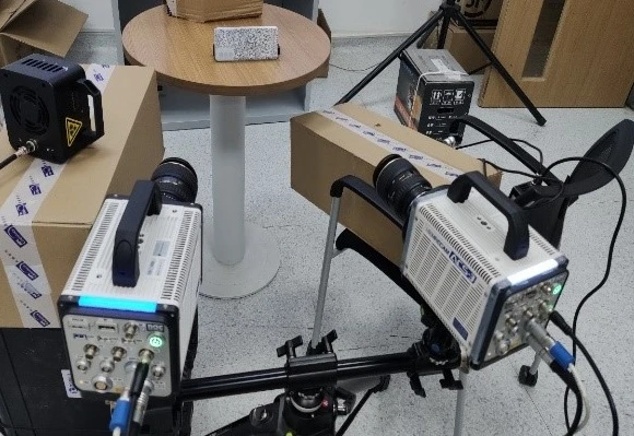 新拓三维高速DIC测量系统用于电子产品跌落抗冲击测试 新拓三维高速DIC测量系统用于电子产品跌落抗冲击测试