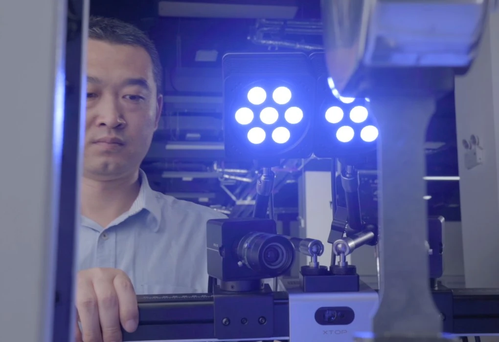 XTDIC系列三维全场应变测量系统用于材料力学性能测试示意图