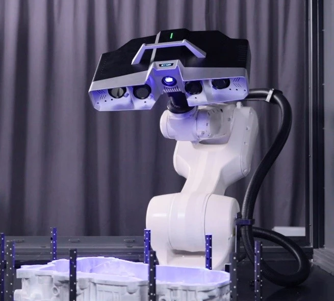 新拓三维XTOM-MATRIX-12M微米级精度蓝光三维扫描仪搭配工业机器人用于自动化3D测量