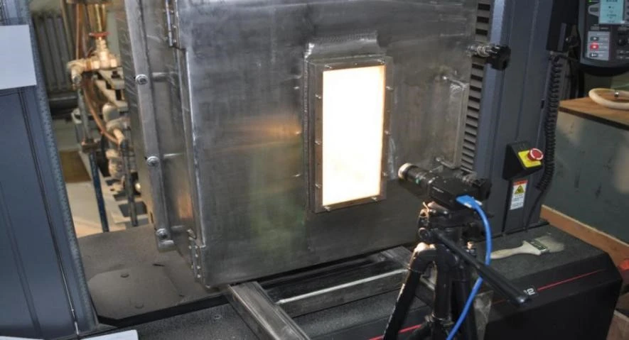 DIC技术用于碳碳复合材料600度拉伸三维全场应变测量 DIC技术用于碳碳复合材料600度拉伸三维全场应变测量