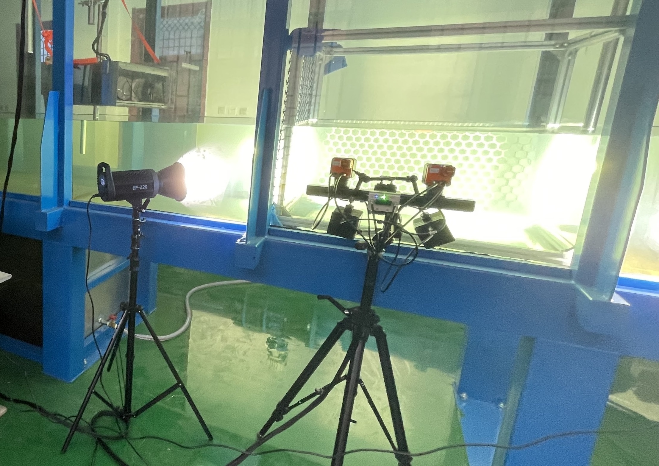 新拓三维DIC技术用于隔玻璃介质水下渔网高精度变形测量