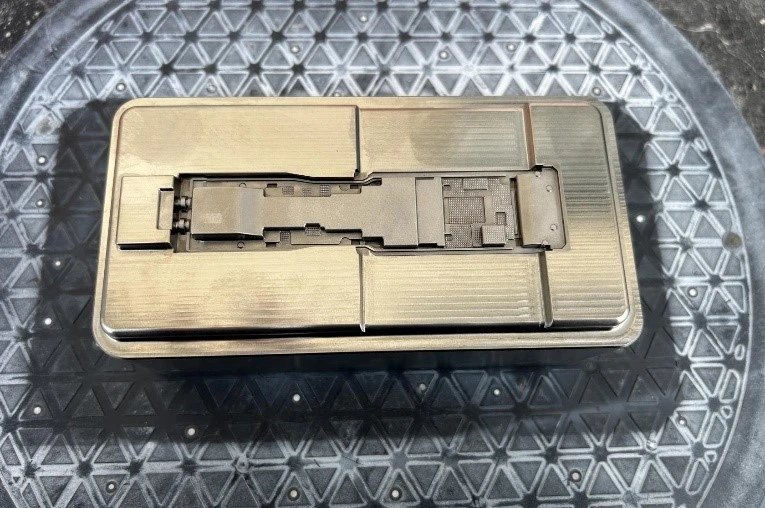 工业级蓝光三维扫描仪用于注塑模具的全尺寸3D检测