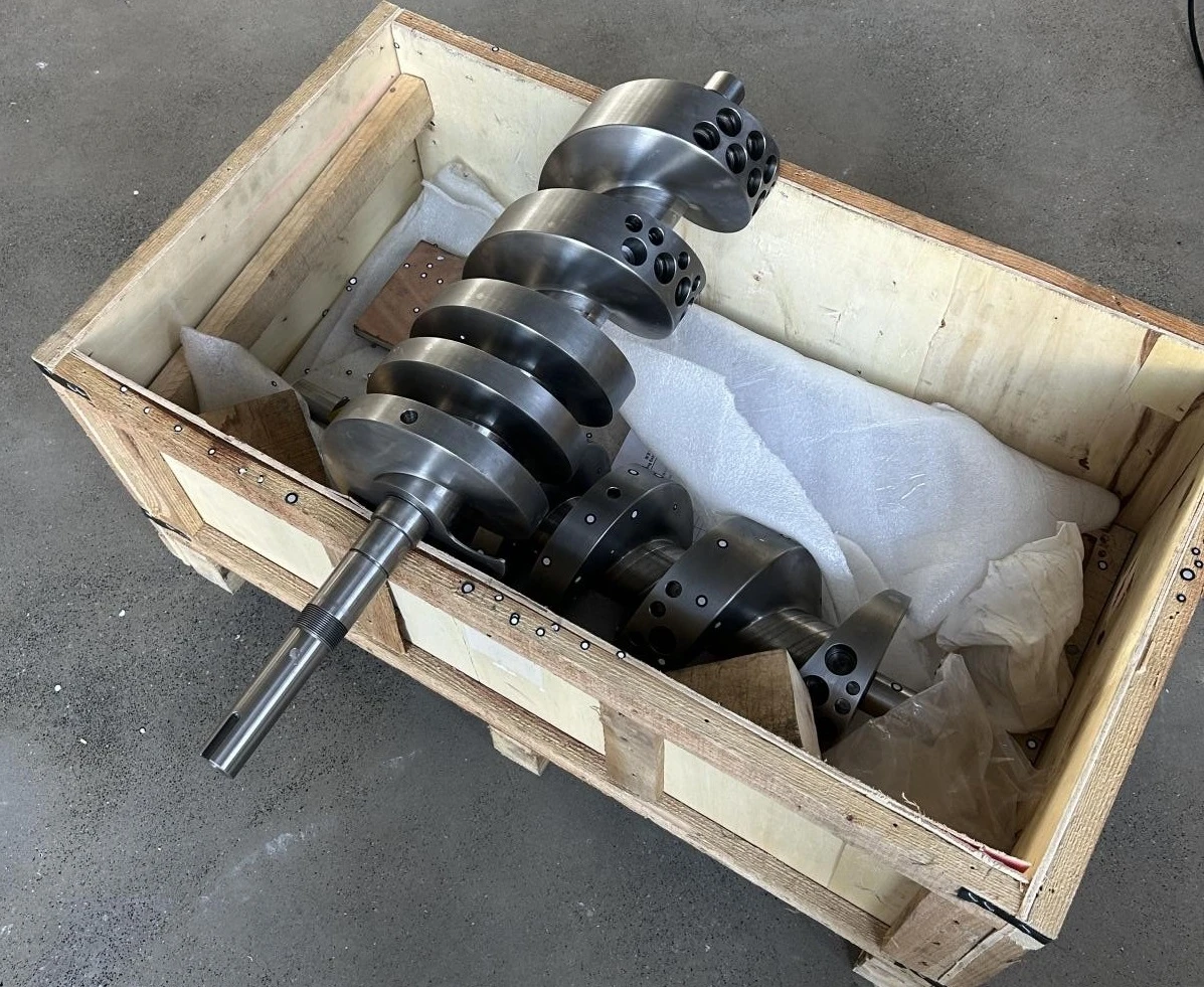 汽车发动机凸轮轴实拍图