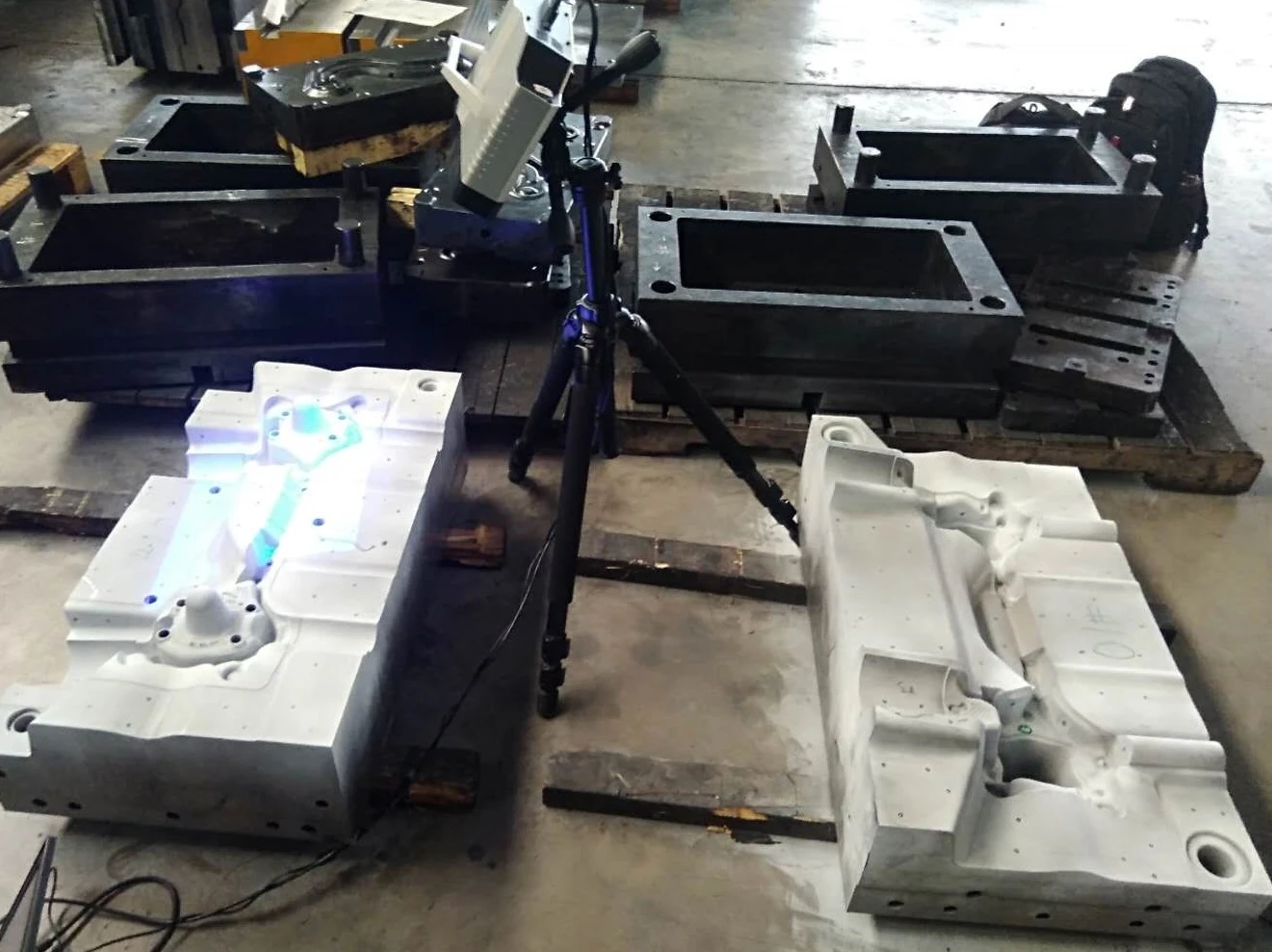 XTOM照相式蓝光三维扫描仪用于压铸模具正向设计验证 XTOM照相式蓝光三维扫描仪用于压铸模具正向设计验证