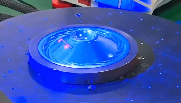 XTOM拍照式蓝光三维扫描仪用于汽车音响模片3D扫描获取3D数据模型 XTOM拍照式蓝光三维扫描仪用于汽车音响模片3D扫描获取3D数据模型