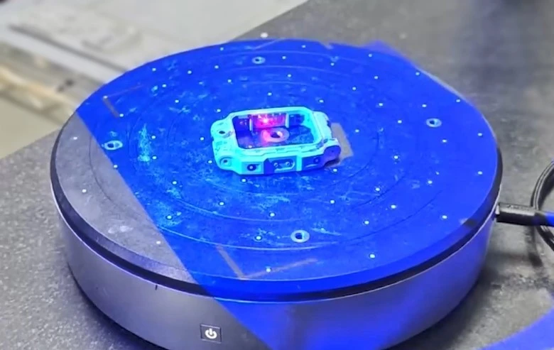 XTOM拍照式蓝光3D扫描仪投射光栅在手表壳体表面